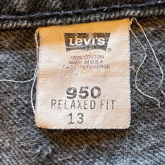 Vintage Levi's 90's White Tab 950 Relaxed Fit High Rise Distressed Cut Offs 13 - Picture 3 of 9